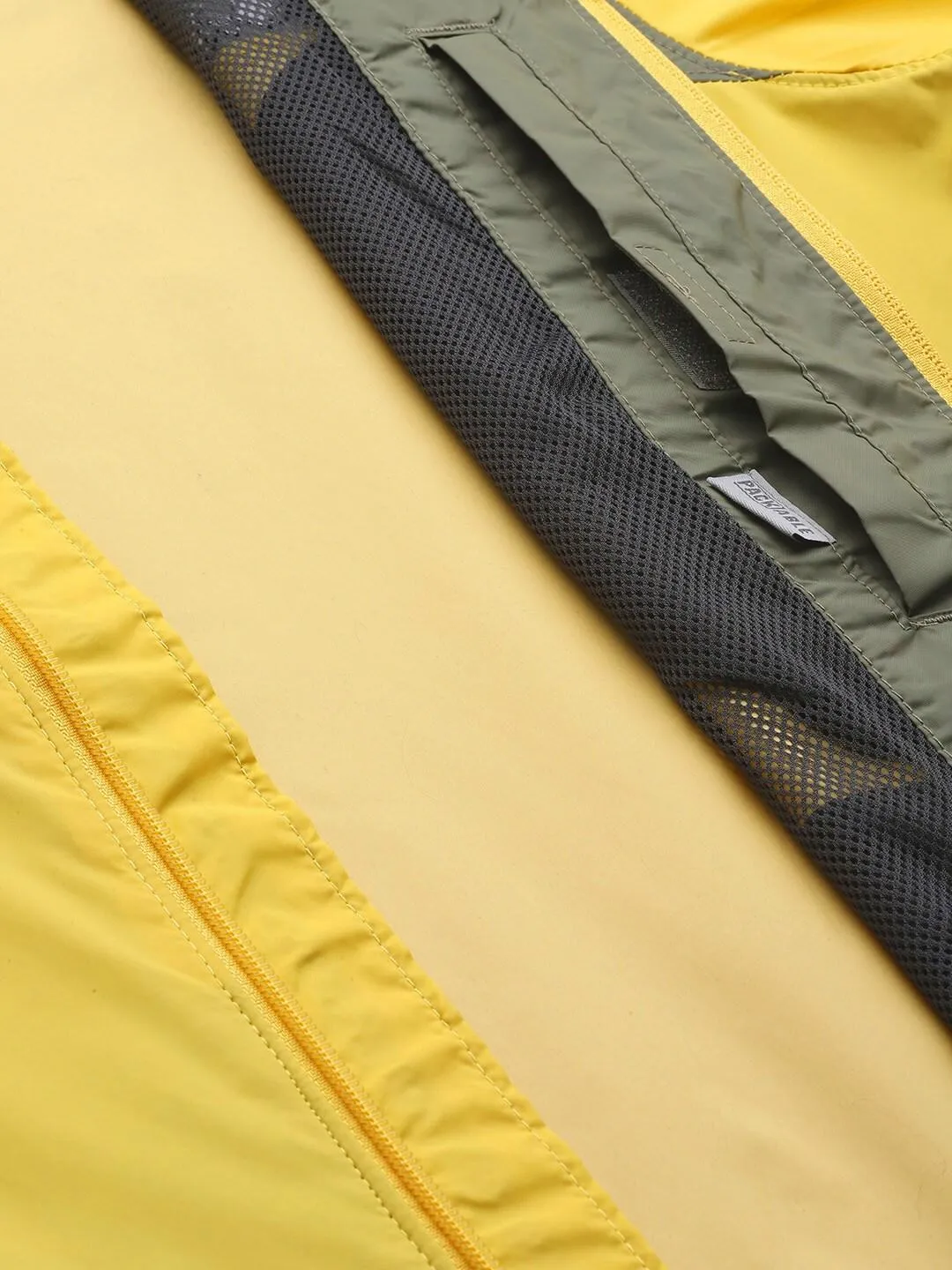 Columbia Men Yellow Omni-Shield Glennaker Lake Rain Waterproof Rain Jacket