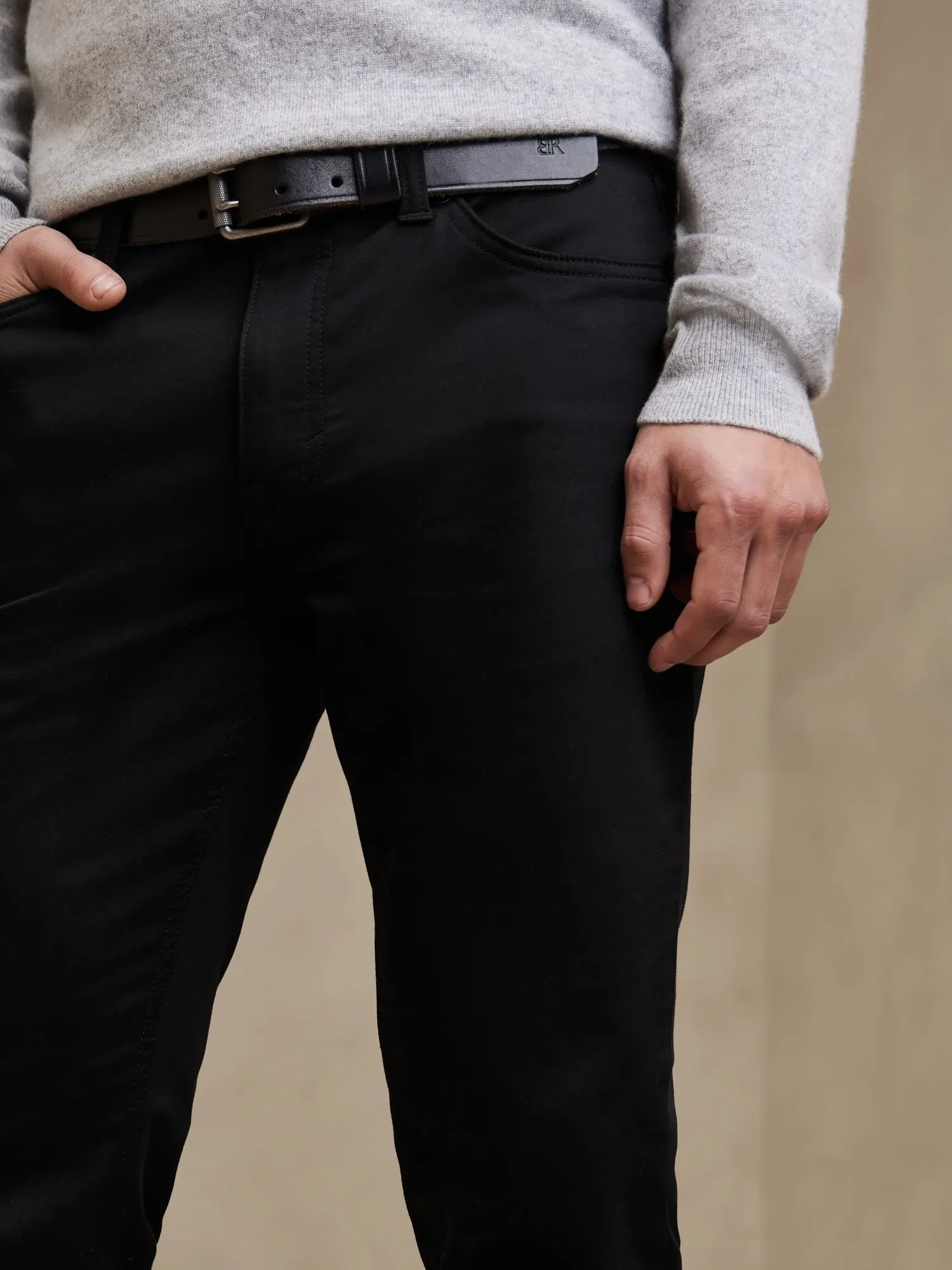 Tapered Traveler Pant